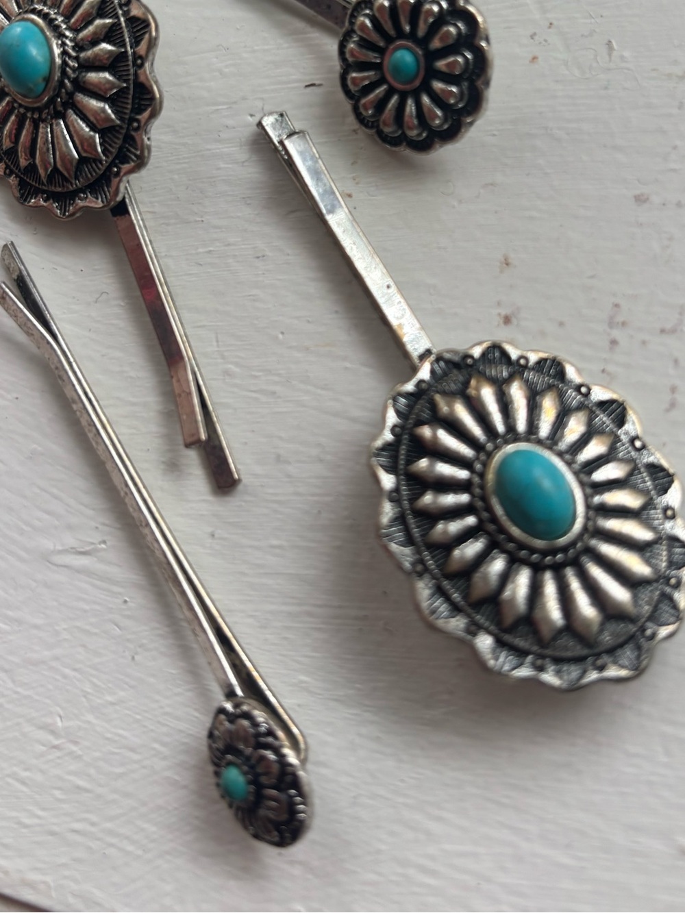Western Faux Turquoise Concho Hair Pins Silver Tone Bobby Pin Set of 6 - Picture 3 of 5
